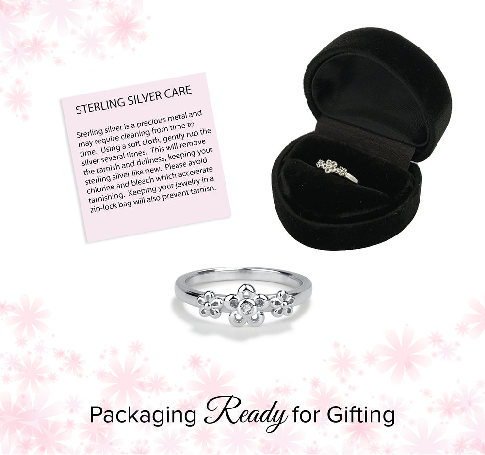 
                
                    Load image into Gallery viewer, Sterling Silver Baby Ring with Daisy Flowers for Girls
                
            