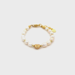 
                
                    Load and play video in Gallery viewer, Willow - 14K Gold Plated Pearl Heart Bracelet for Babies or Kids
                
            