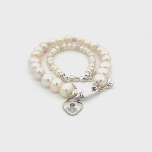 
                
                    Load and play video in Gallery viewer, Mom and Me Bracelet Set - She Holds the Key to Your Heart
                
            