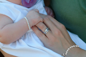 Mom and Me Bracelet Set - She Holds the Key to Your Heart
